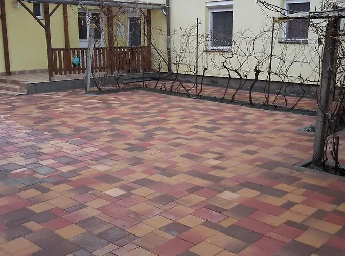Pallósi Ház A Appartamento Sárvár